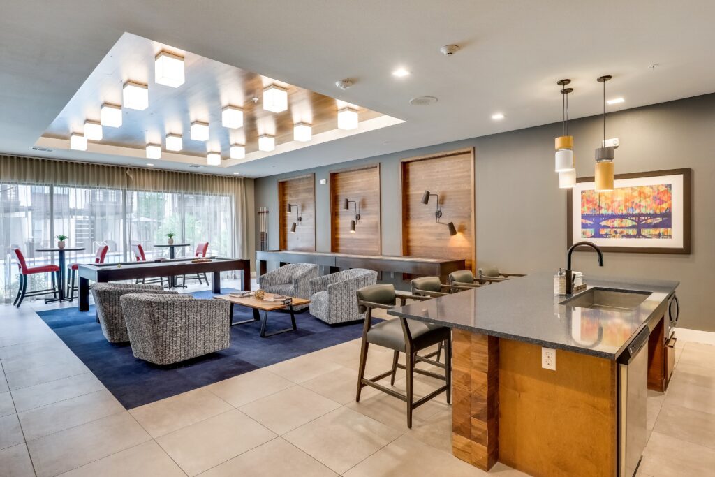 015-278513-2515 Elmont Dr015_6599948